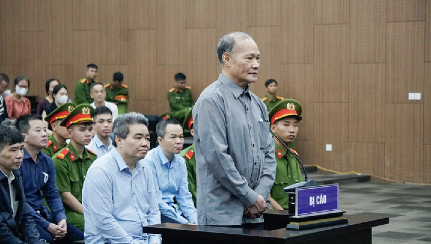 Giám đốc Công ty Hoàng Dân xin bán vàng và đất để khắc phục thiệt hại 351 tỉ đồng - Ảnh 2. Giám đốc Công ty Hoàng Dân xin bán vàng và đất để khắc phục thiệt hại 351 tỉ đồng - Ảnh 2.