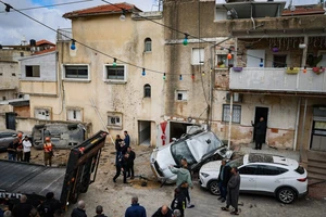 Chiến sự Trung Đông ngày 28: Iran đánh mạnh Israel và vùng Vịnh, có tin đang chuẩn bị kịch bản chiến tranh quy mô lớn; Nga lo ngại 'kịch bản xấu nhất'