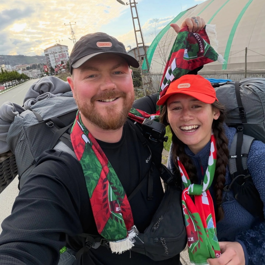 Khách Tây từng nhận lời thách đấu đi bộ từ Anh sang Việt Nam, giờ ra sao? - 3