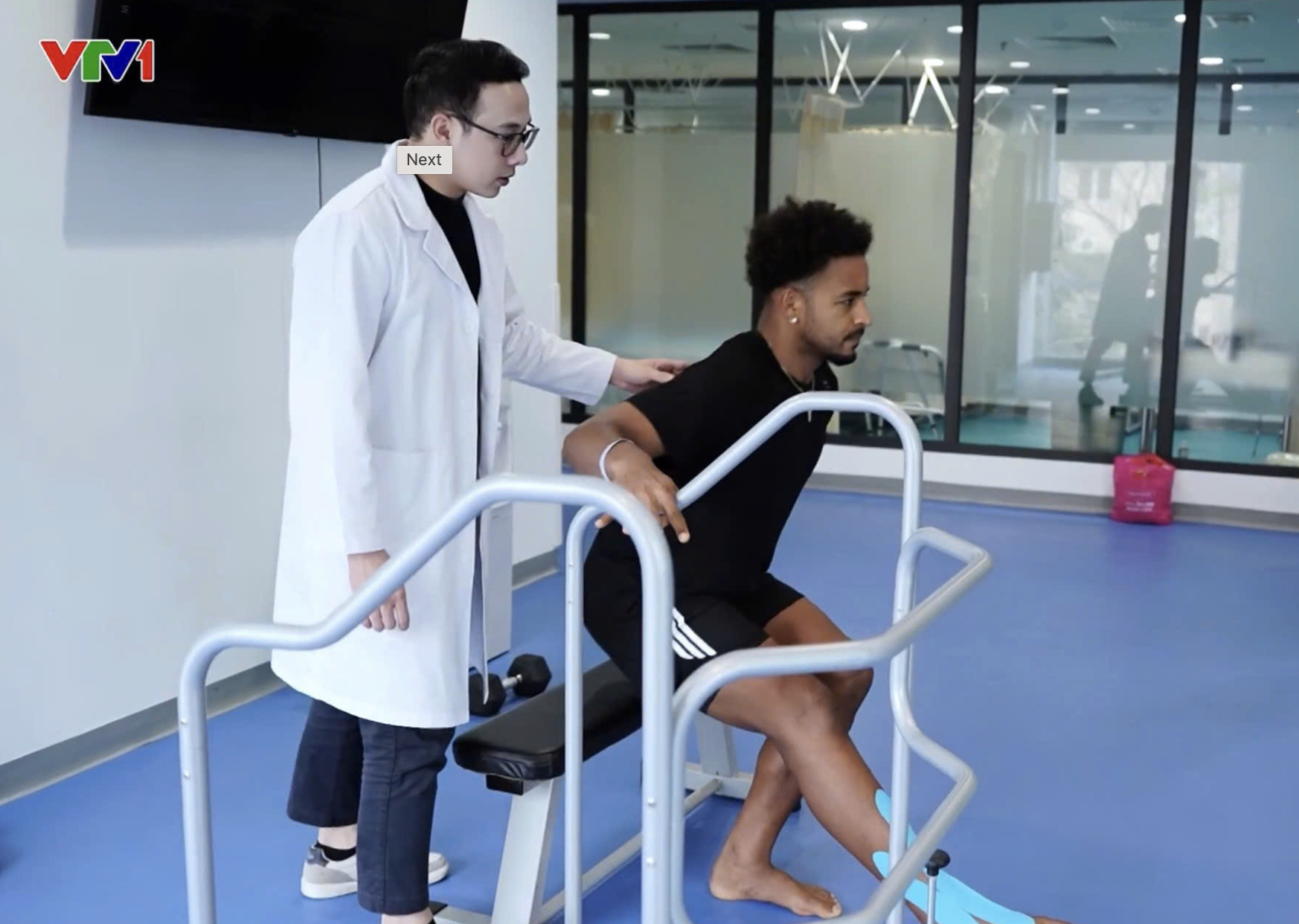 Phía sau ánh hào quang của cầu thủ Xuân Son là gì? - Ảnh 3.