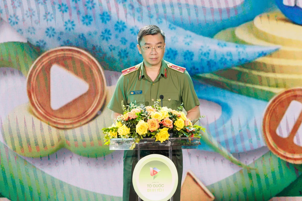 Thiếu tướng Phạm Kim Đĩnh, Cục trưởng Cục Công tác chính trị Bộ Công an Bản sao của DCBM0614.jpg