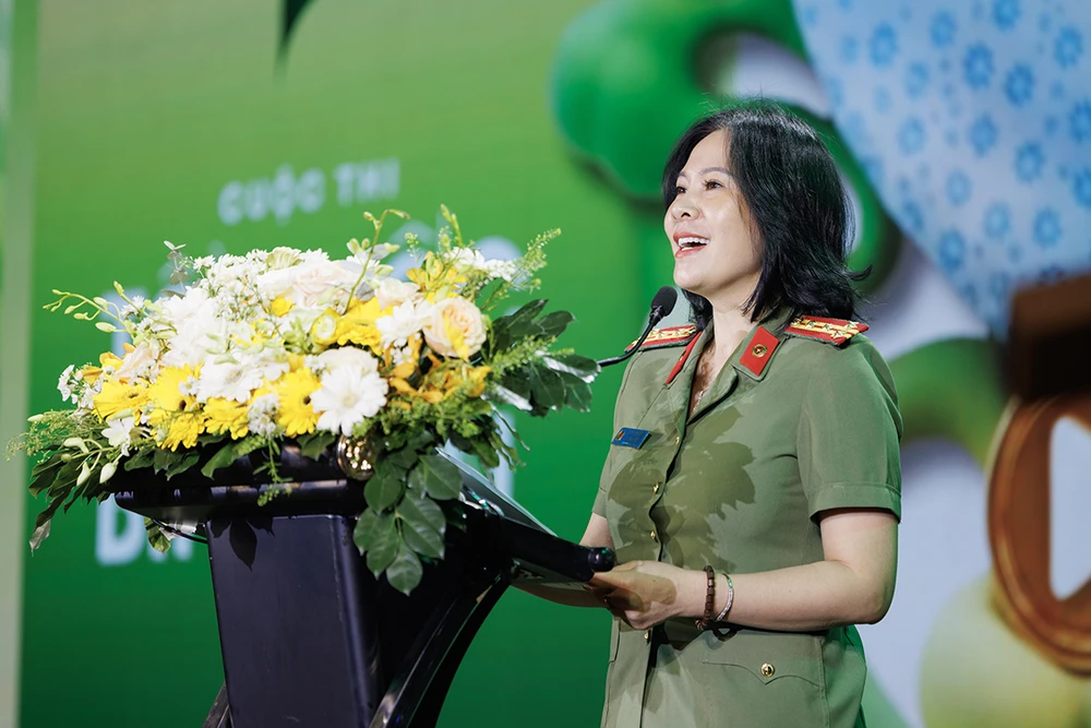 Đại tá Từ Thị Thu Hoà, Phó Cục trưởng Cục Công tác chính trị Bộ Công an 4.jpg