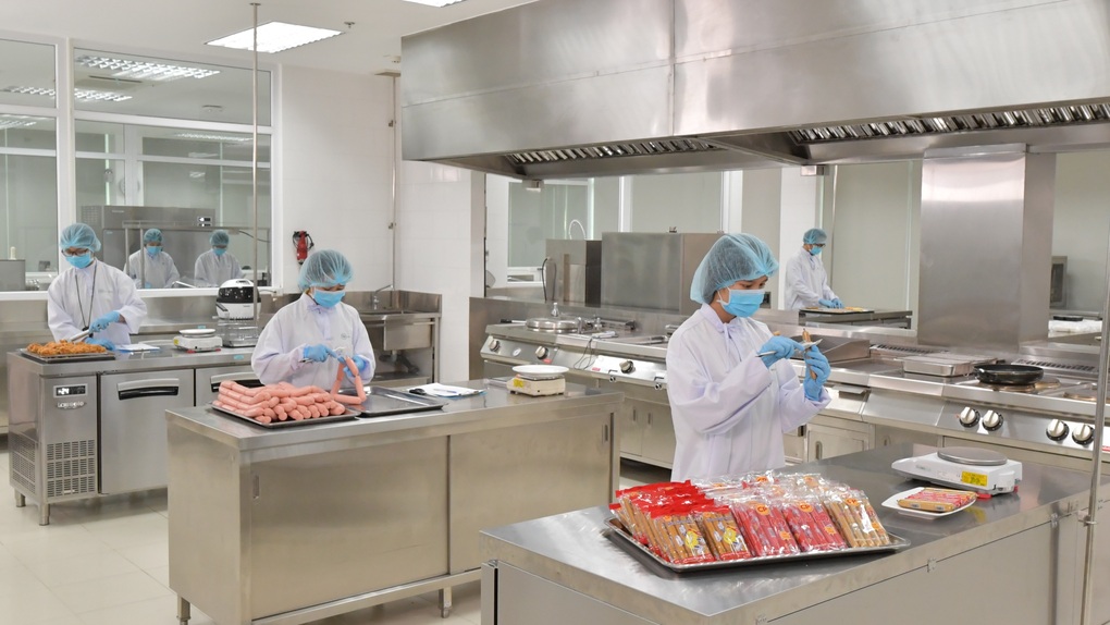 Nhà máy C.P. Củ Chi: Tăng công suất 10 lần, đẩy mạnh “xanh hóa” sau một thập kỷ - 5