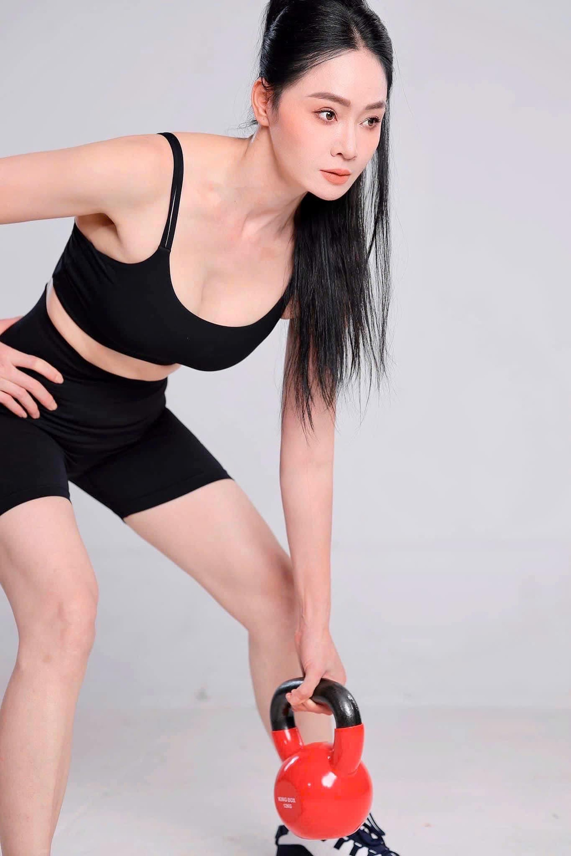 NSƯT Quách Thu Phương U50 vóc dáng như 20, liên tục gây sốt phim giờ vàng - 12