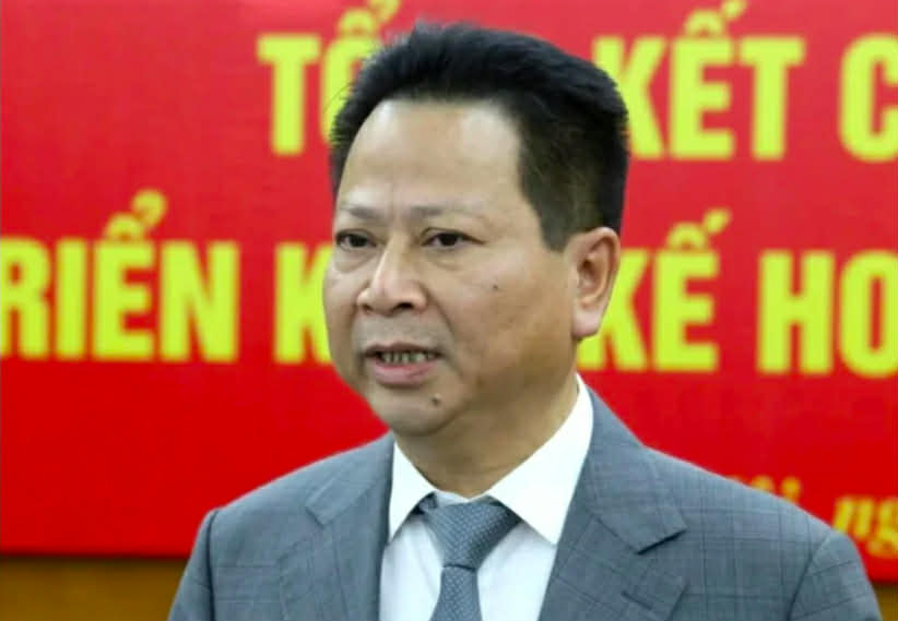 Cựu thứ trưởng Bộ Nông nghiệp hầu tòa trong vụ giám đốc doanh nghiệp đưa hối lộ 40 tỉ 3 Cựu thứ trưởng Bộ Nông nghiệp hầu tòa trong vụ giám đốc doanh nghiệp đưa hối lộ 40 tỉ - Ảnh 3.