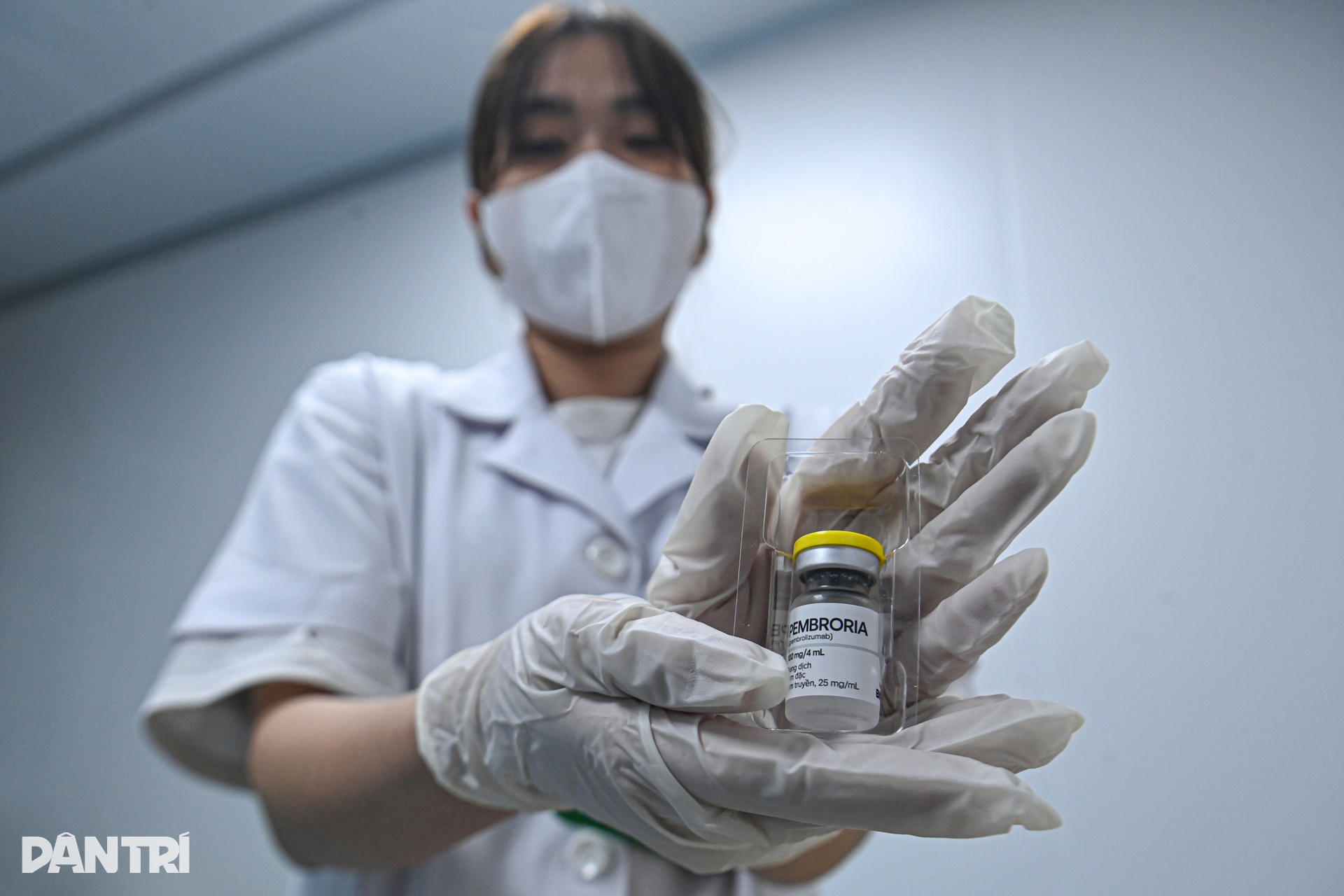 Cận cảnh điều trị thuốc ung thư Nga tại Việt Nam, mỗi lọ gần 20 triệu đồng - 7 Cận cảnh điều trị thuốc ung thư Nga tại Việt Nam, mỗi lọ gần 20 triệu đồng - 7