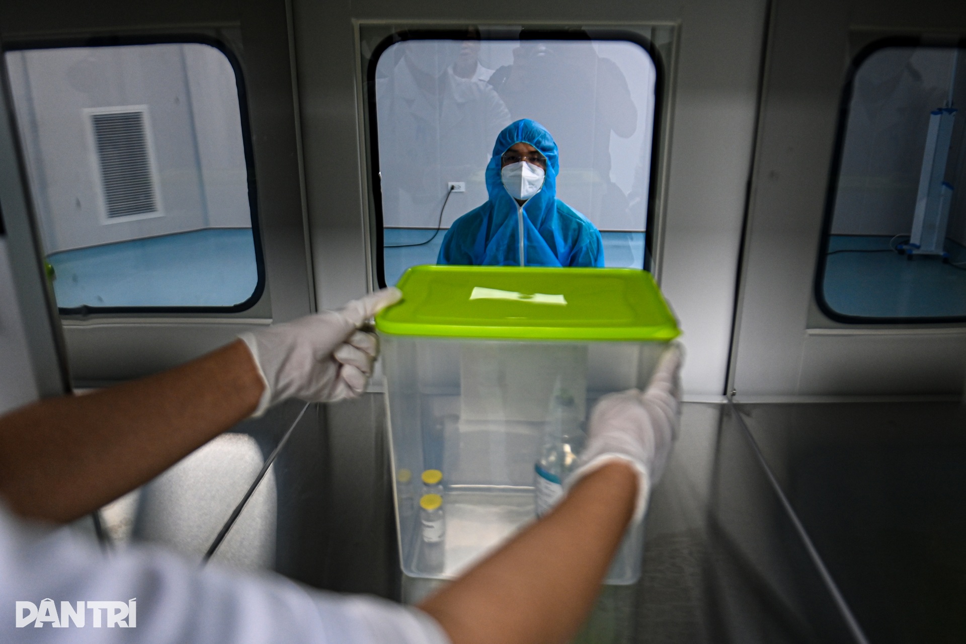 Cận cảnh điều trị thuốc ung thư Nga tại Việt Nam, mỗi lọ gần 20 triệu đồng - 8 Cận cảnh điều trị thuốc ung thư Nga tại Việt Nam, mỗi lọ gần 20 triệu đồng - 8