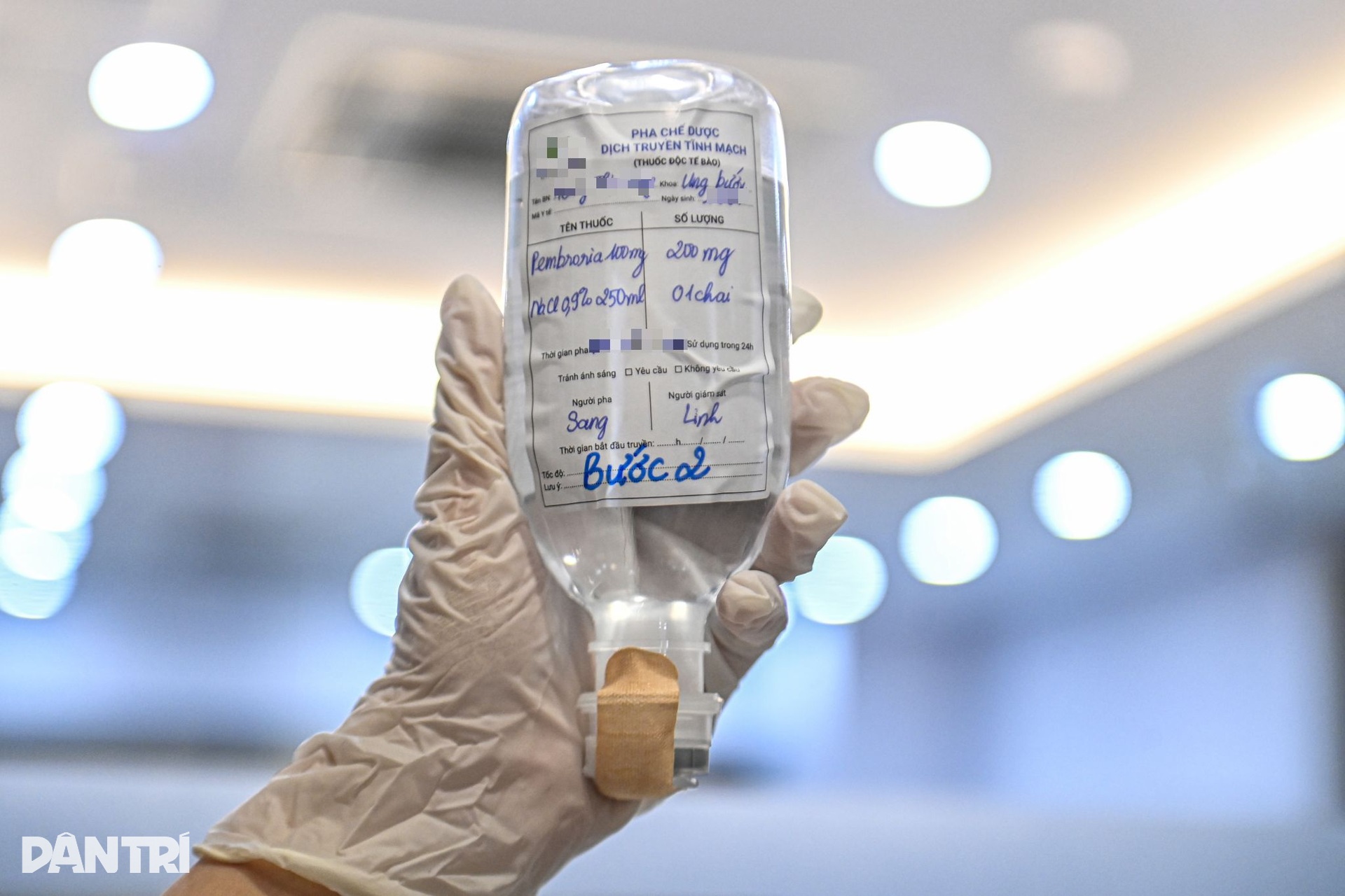 Cận cảnh điều trị thuốc ung thư Nga tại Việt Nam, mỗi lọ gần 20 triệu đồng - 12 Cận cảnh điều trị thuốc ung thư Nga tại Việt Nam, mỗi lọ gần 20 triệu đồng - 12