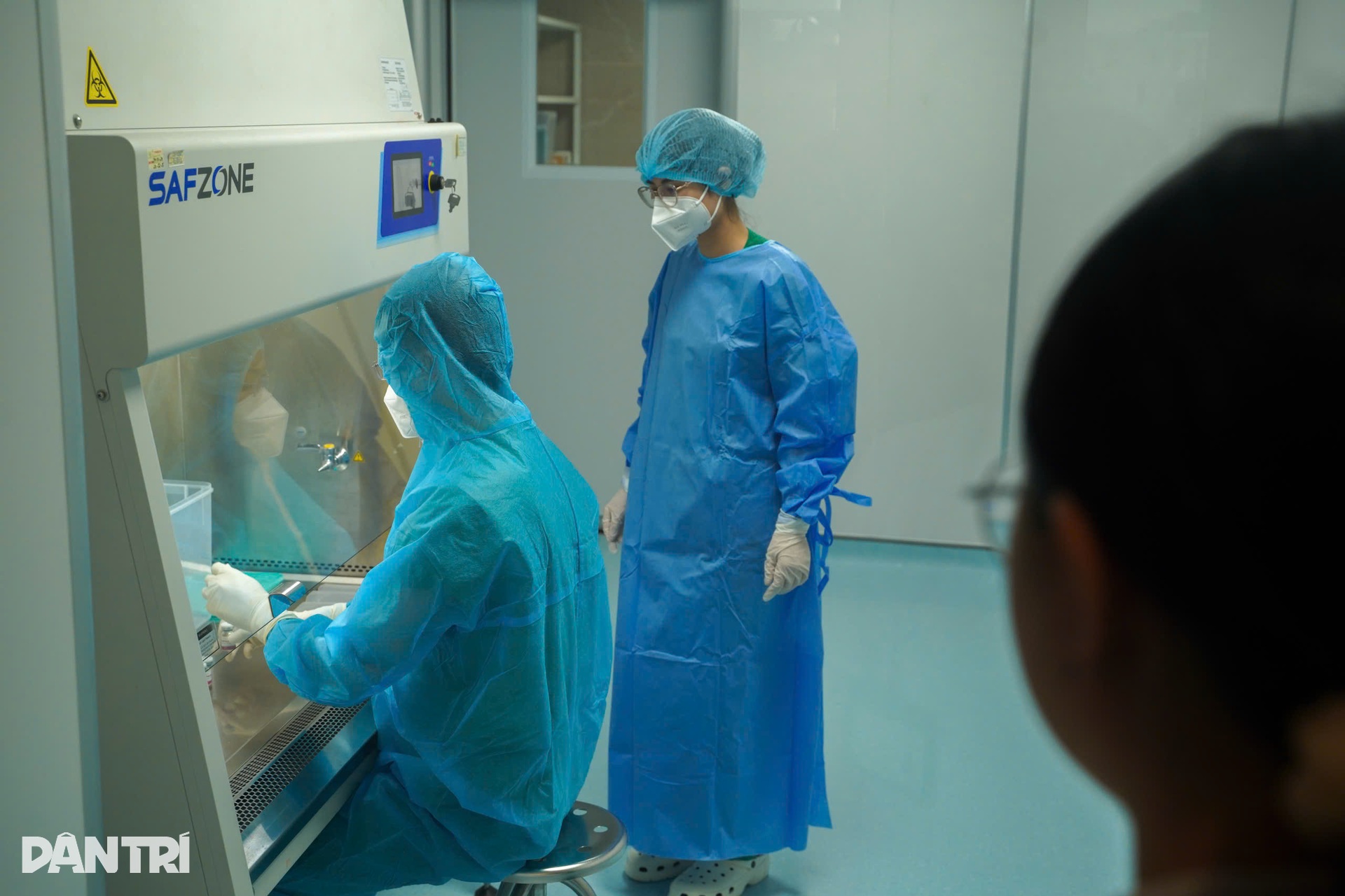 Cận cảnh điều trị thuốc ung thư Nga tại Việt Nam, mỗi lọ gần 20 triệu đồng - 13 Cận cảnh điều trị thuốc ung thư Nga tại Việt Nam, mỗi lọ gần 20 triệu đồng - 13