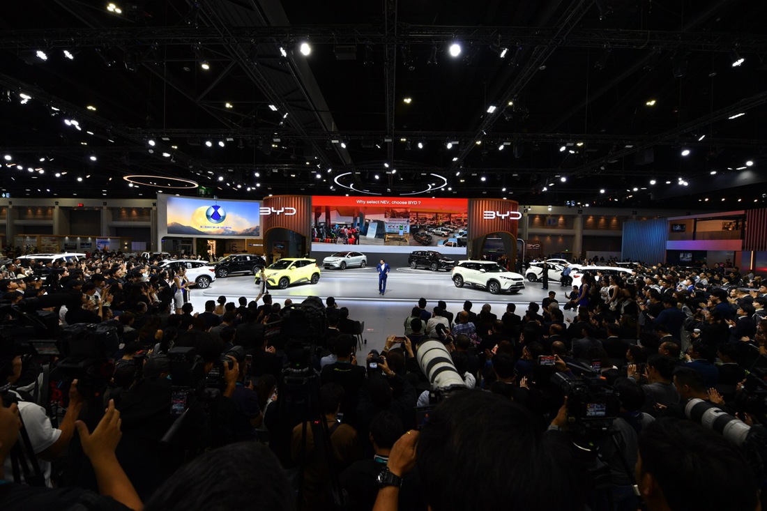 BYD tung 4 mẫu xe mới ở Đông Nam Á, trải từ xe điện đến hybrid đấu xe xăng 10 1774875334 168 BYD tung 4 mau xe moi o Dong Nam A