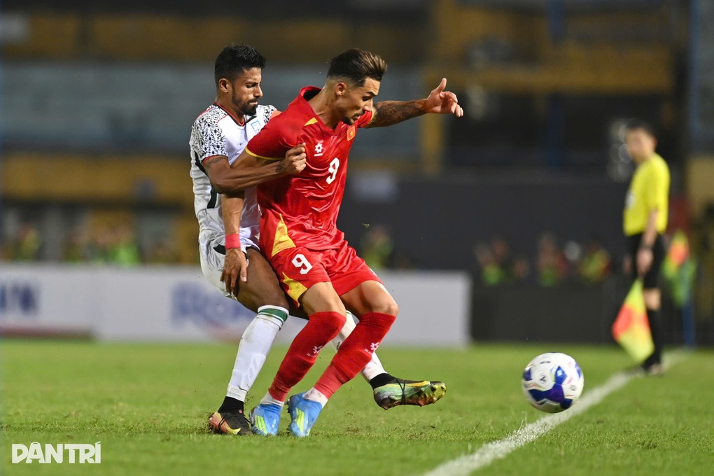 Báo Hàn Quốc ca ngợi chiến thắng đậm của tuyển Việt Nam trước Bangladesh - 2