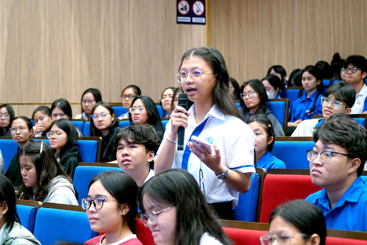 Nhắn nhủ sinh viên 'chọn bạn mà chơi' thông qua phiên tòa giả định - Ảnh 3.