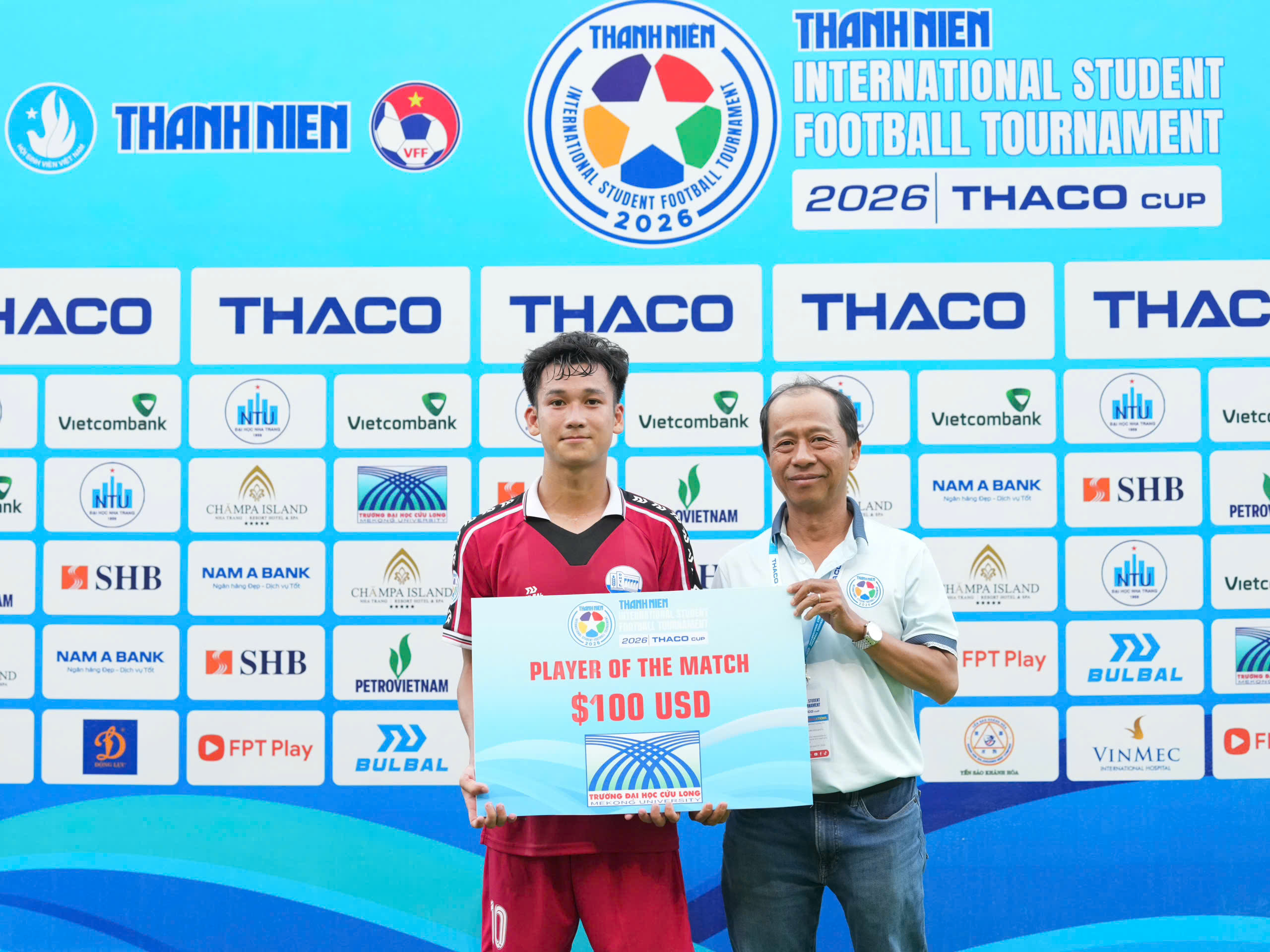 'Người hùng' Trường ĐH Thủy lợi: Hâm mộ Văn Toàn, hát hay như ca sĩ- Ảnh 3.