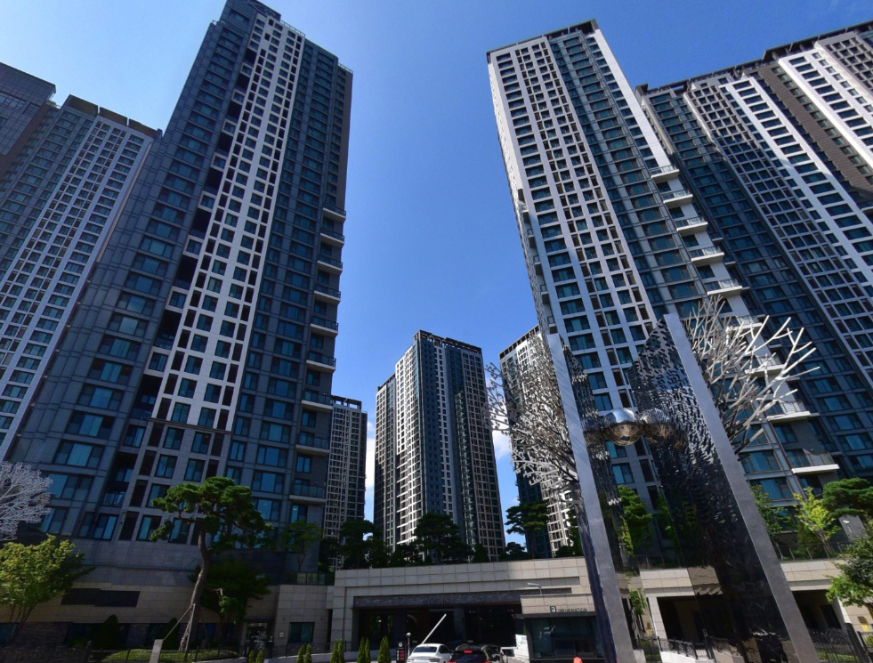 Tiết kiệm cả đời cũng không đủ tiền mua nhà, dân văn phòng mách nhau: Cố làm được việc này thì có thể- Ảnh 2.