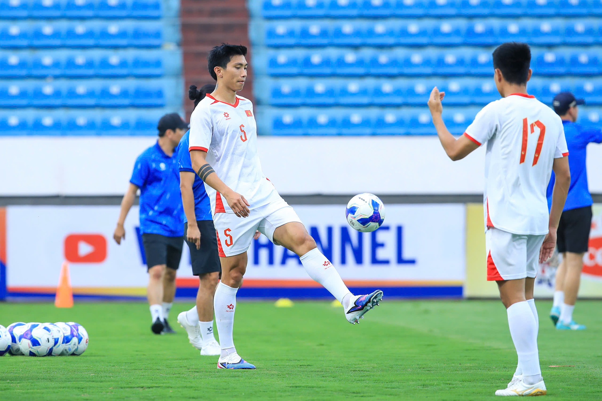 Tin tức mới nhất về đội tuyển Việt Nam: Xuân Son không ‘béo’, VFF bán vé trận Malaysia ở đâu?- Ảnh 3.