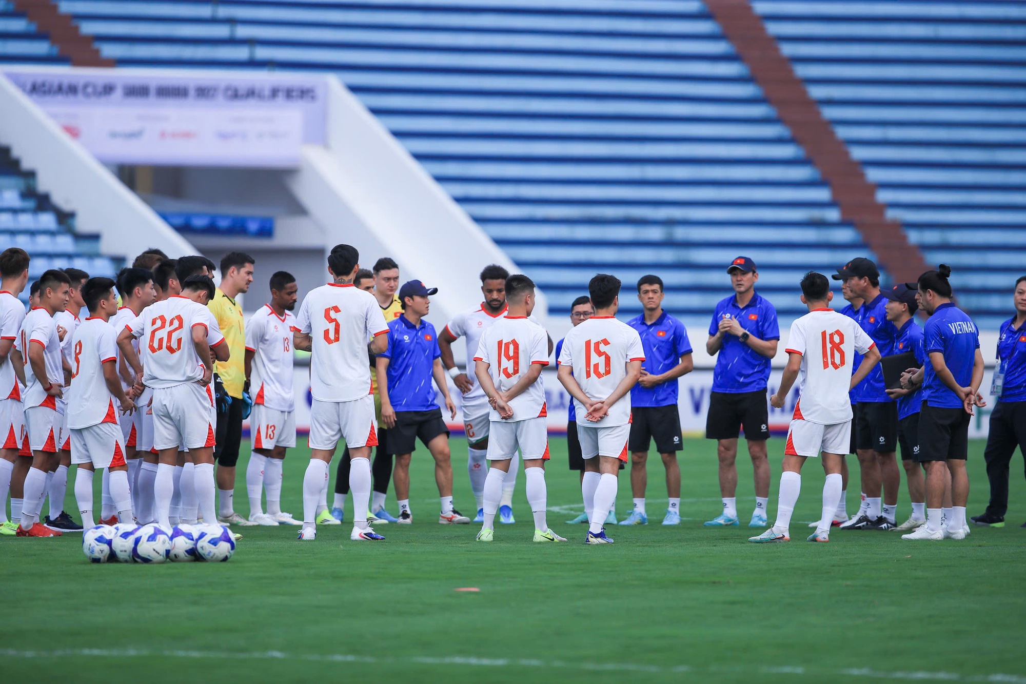 Tin tức mới nhất về đội tuyển Việt Nam: Xuân Son không ‘béo’, VFF bán vé trận Malaysia ở đâu?- Ảnh 6.
