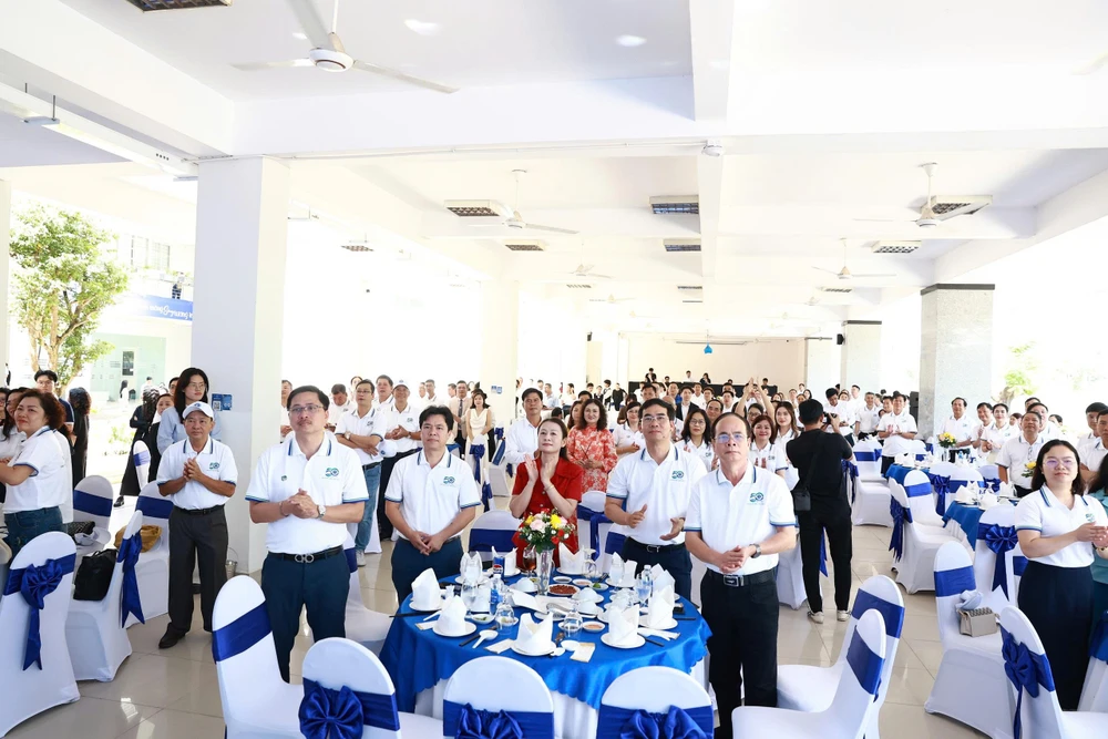 Toàn cảnh chương trình Gala.jpg