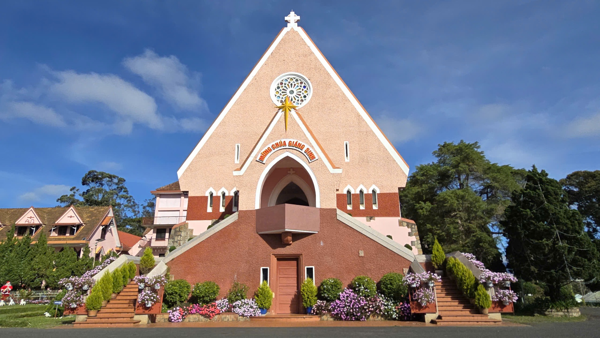 Nhà thờ Domaine de Marie - lãnh địa Đức Bà giữa lòng Đà Lạt- Ảnh 2.