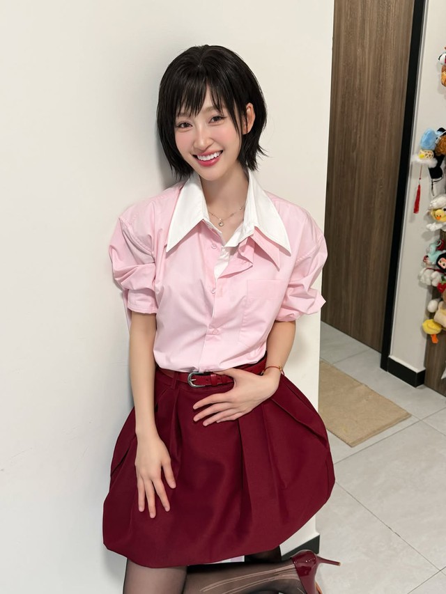 Phong cách mùa hè tươi tắn hơn với những món đồ màu hồng 6 Phong cách mùa hè tươi tắn hơn với những món đồ màu hồng - Ảnh 6.