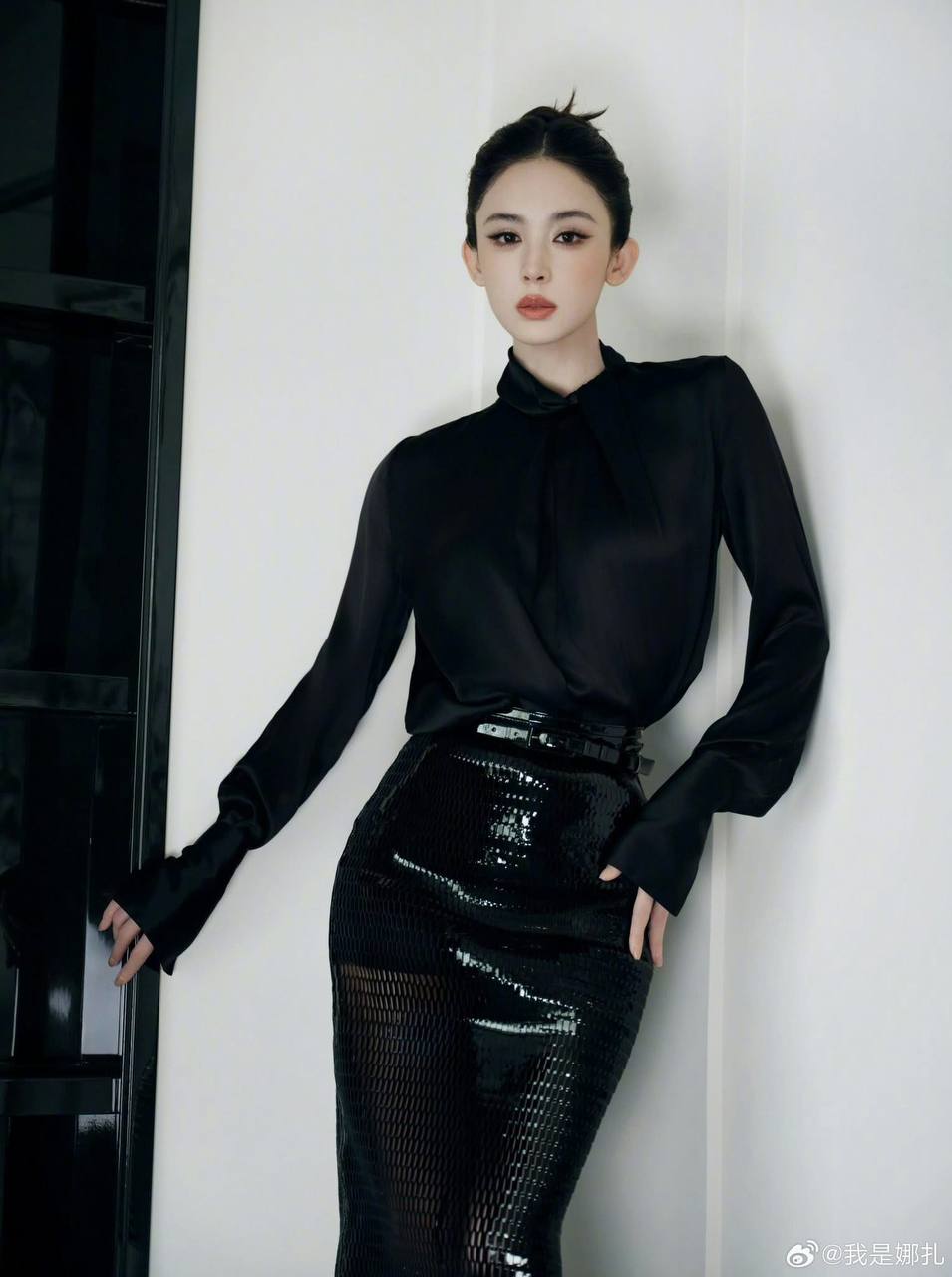 Thư Kỳ không ngại nhường vị trí center event cho Angelina Jolie- Ảnh 5.