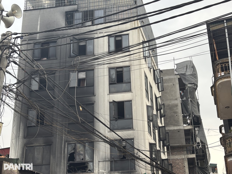 Người hùng áo đen phá tôn cứu người ở Hà Nội rồi rời đi luôn - 5