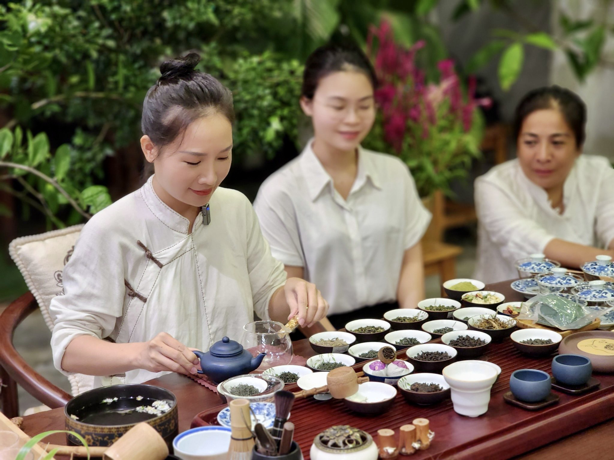 Về xóm trà Sương Mai sống chậm 5 Về xóm trà Sương Mai sống chậm - Ảnh 5.