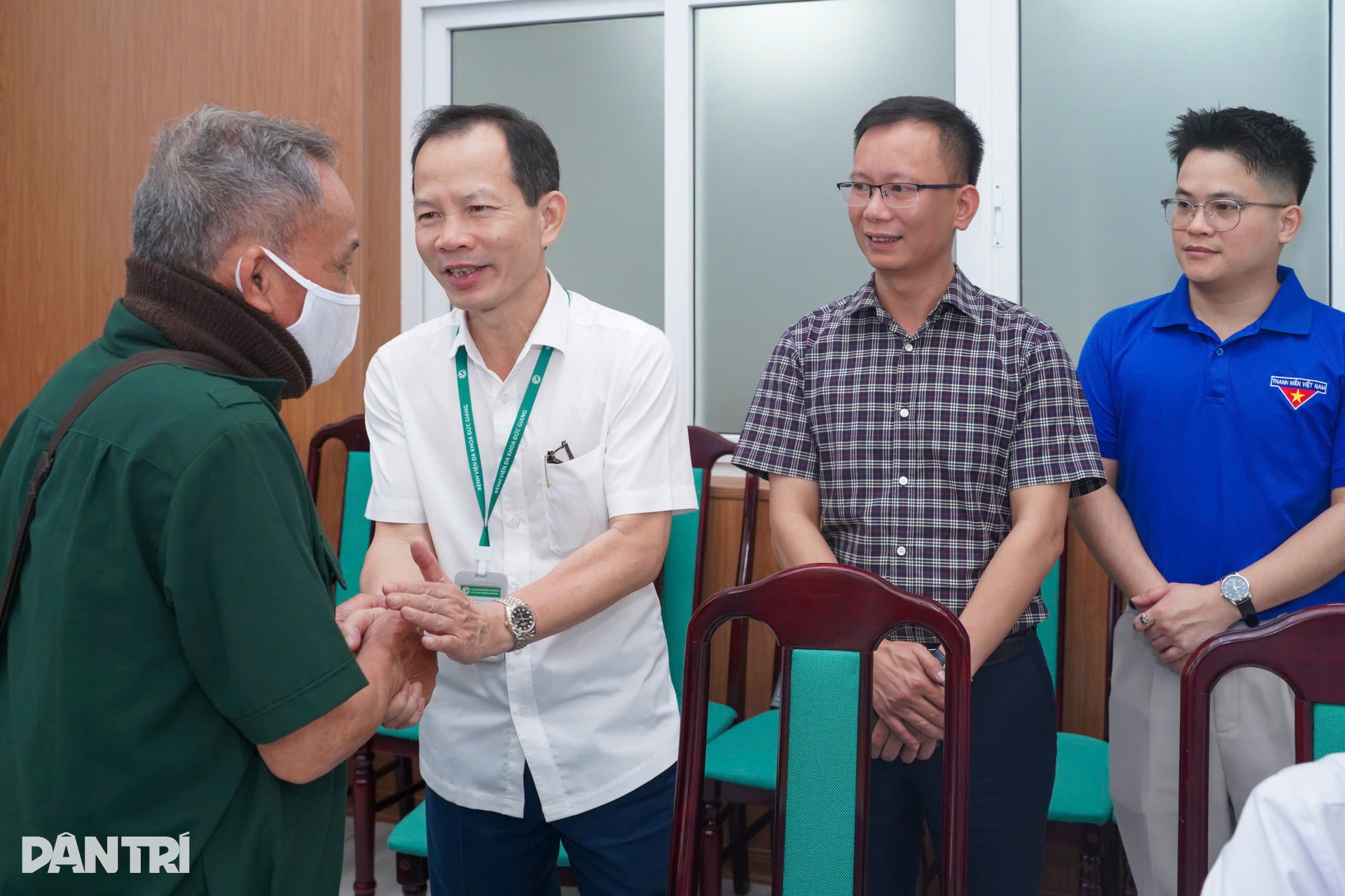 Hơn 300 cựu thanh niên xung phong, nạn nhân dioxin được khám miễn phí - 7 Hơn 300 cựu thanh niên xung phong, nạn nhân dioxin được khám miễn phí - 7