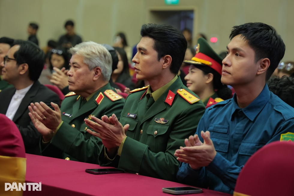 Steven Nguyễn nói về tin cảm nắng Minh Trang ngoài đời - 6