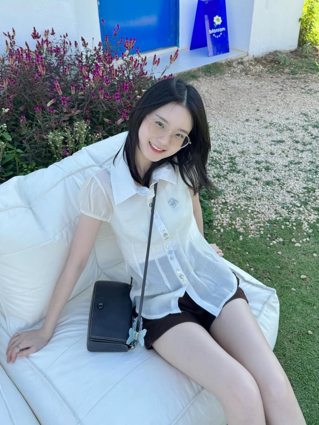 Khoe dáng đầy tinh tế với áo vải sheer - Ảnh 7.