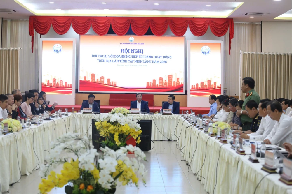 Quang cảnh buổi đối thoại. Ảnh: HUỲNH DU Tây Ninh.jpg