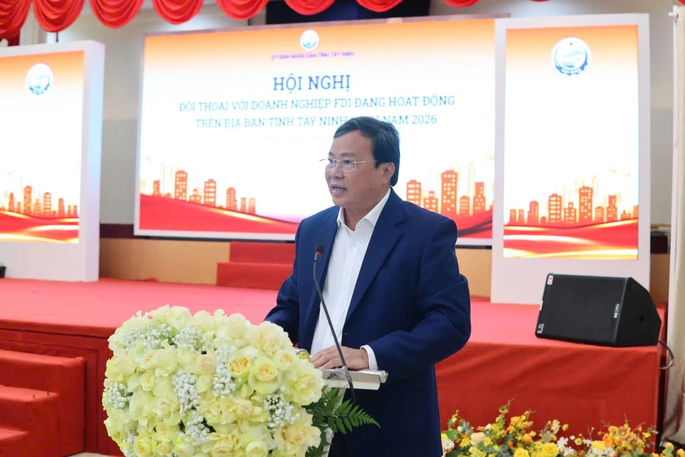 Ông Lê Văn Hẳn phát biểu tại buổi đối thoại. Ảnh: HUỲNH DU IMG_20260327_114630.jpg