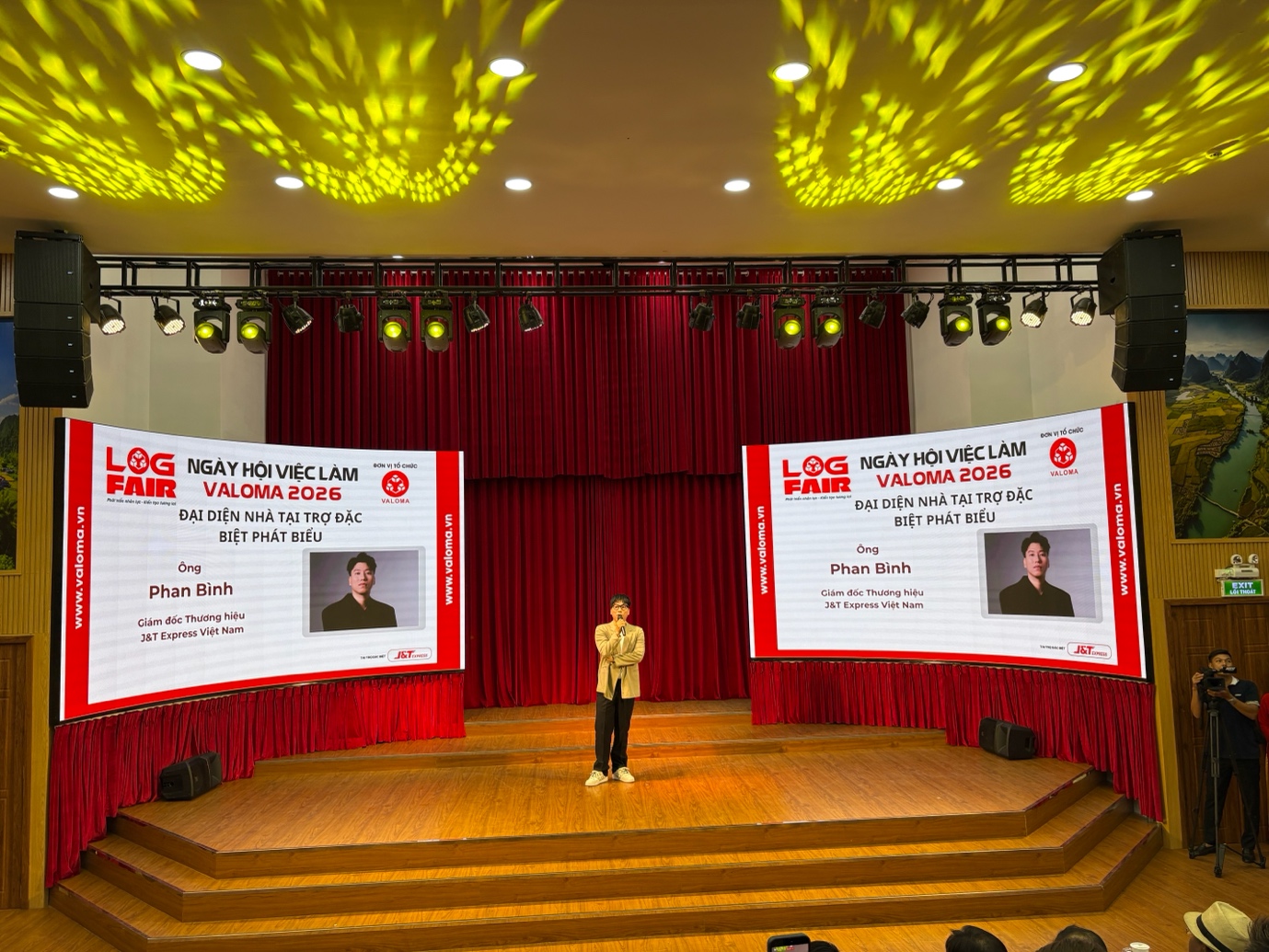 J&T Express kết nối tương lai logistics: Từ nguồn nhân lực đến nền tảng số tại Valoma Logfair 2026- Ảnh 2. J&T Express kết nối tương lai logistics: Từ nguồn nhân lực đến nền tảng số tại Valoma Logfair 2026- Ảnh 2.