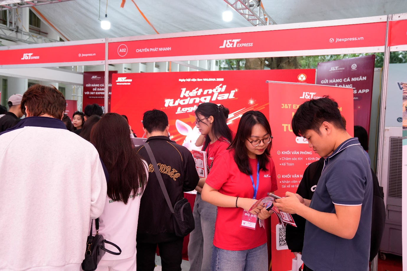 J&T Express kết nối tương lai logistics: Từ nguồn nhân lực đến nền tảng số tại Valoma Logfair 2026- Ảnh 5. J&T Express kết nối tương lai logistics: Từ nguồn nhân lực đến nền tảng số tại Valoma Logfair 2026- Ảnh 5.