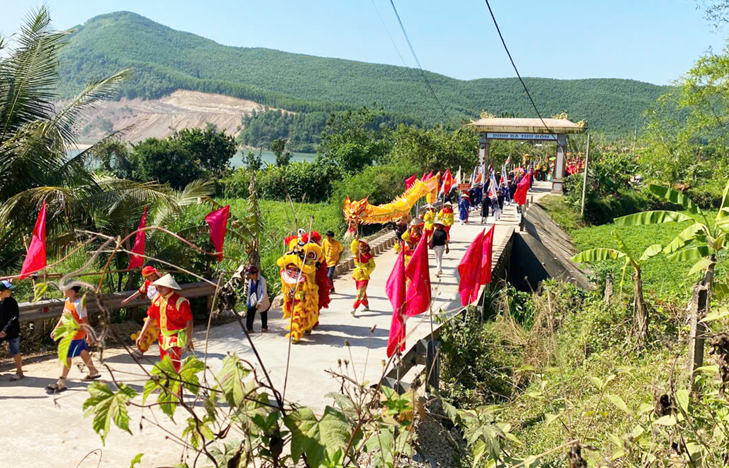 Về Nông Sơn hòa mình lễ hội Bà Thu Bồn đặc sắc - Ảnh 3.