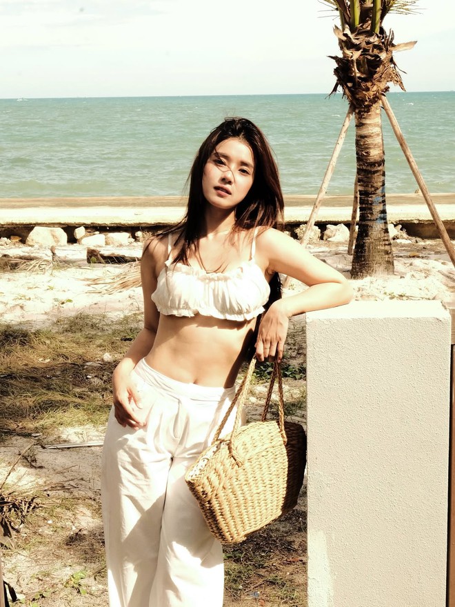 Thời trang du lịch mùa hè không thể thiếu túi cói- Ảnh 3. Thời trang du lịch mùa hè không thể thiếu túi cói- Ảnh 3.