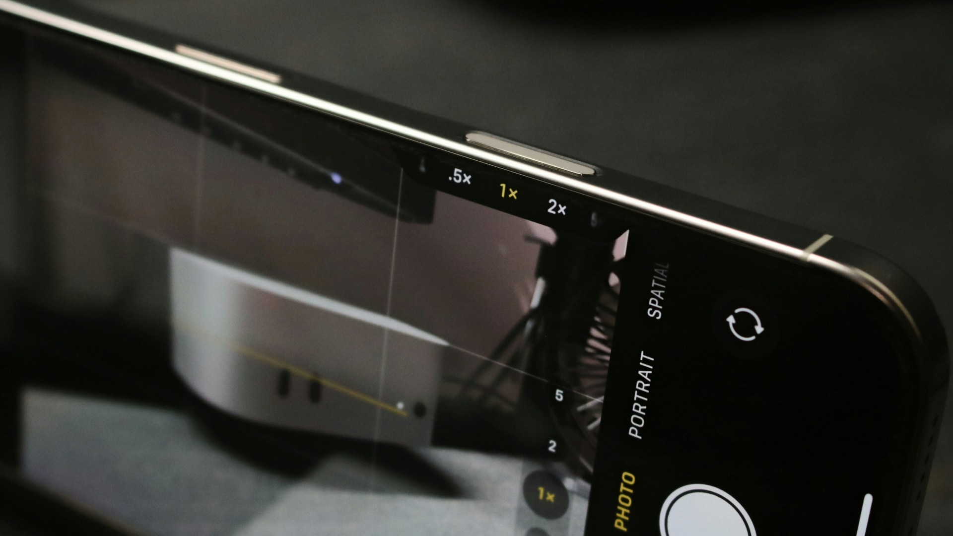 Những nâng cấp đáng chờ đợi trên iPhone 18 2 Những nâng cấp đáng chờ đợi trên iPhone 18 - Ảnh 2.