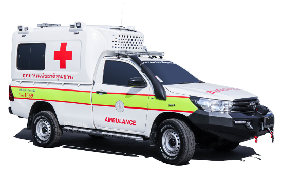 Bán tải được hoán cải thành xe cứu thương tại Thái Lan. Ảnh: carryboyfleetsales