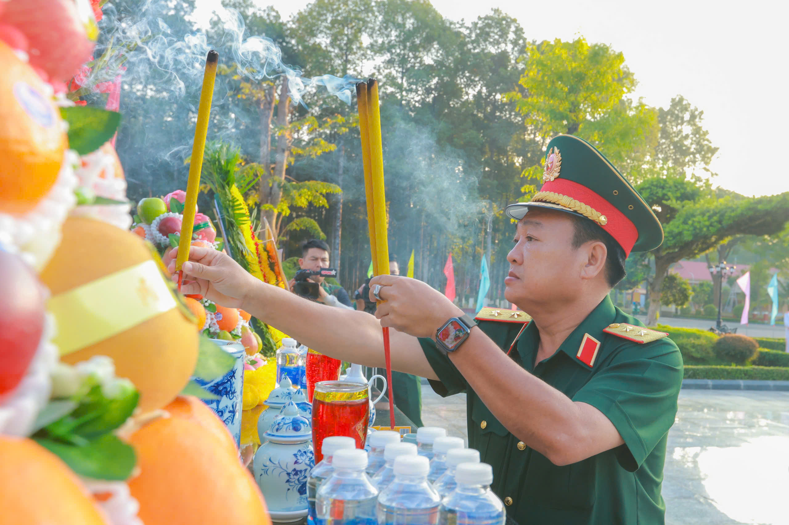 2.500 cán bộ, chiến sĩ đồng diễn nghệ thuật ở Quân khu 7- Ảnh 3. 2.500 cán bộ, chiến sĩ đồng diễn nghệ thuật ở Quân khu 7- Ảnh 3.