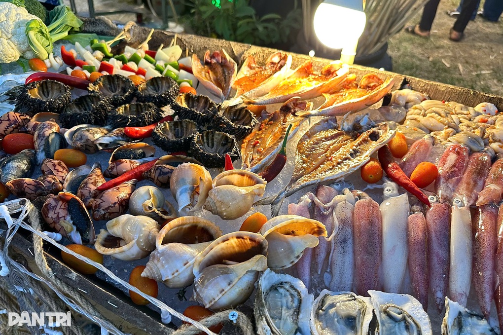 Cá ngừ 50kg vượt hơn 500km về TPHCM, hút khách tại lễ hội ẩm thực 3 miền - 2