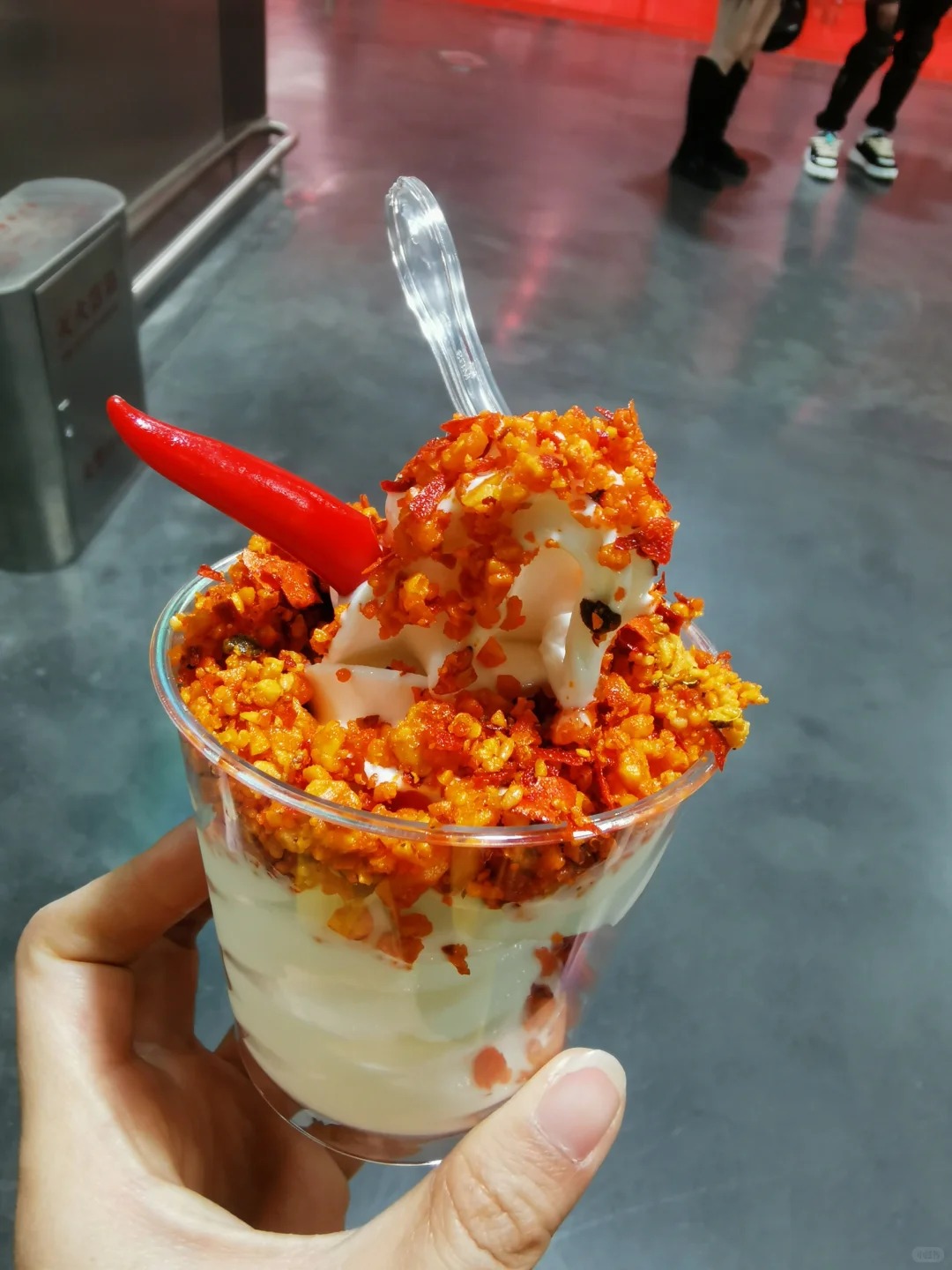 Ai đã làm ra cái thứ kem này vậy?- Ảnh 5.