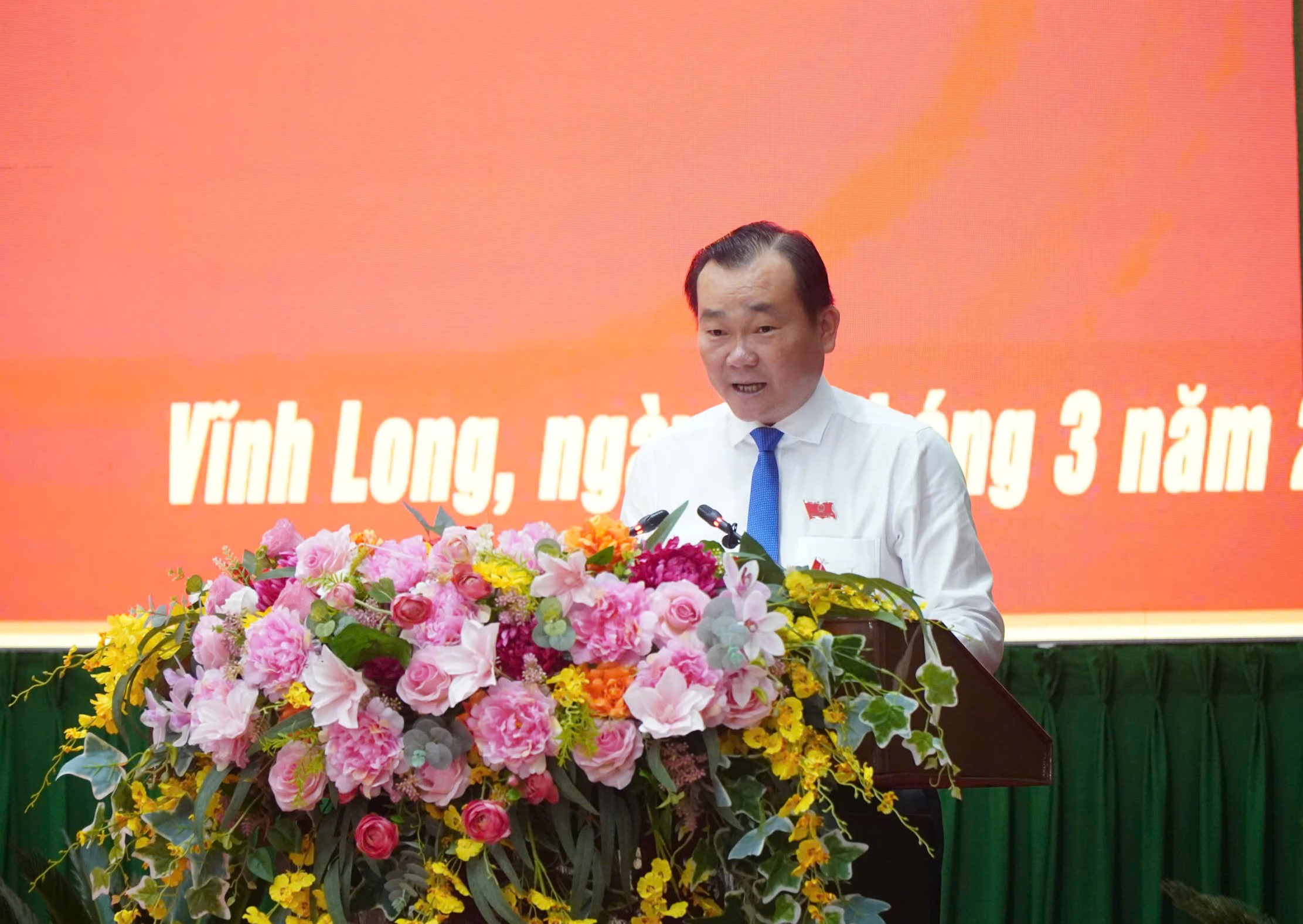 Chủ tịch HĐND và Chủ tịch UBND tỉnh Vĩnh Long tái đắc cử - Ảnh 2.