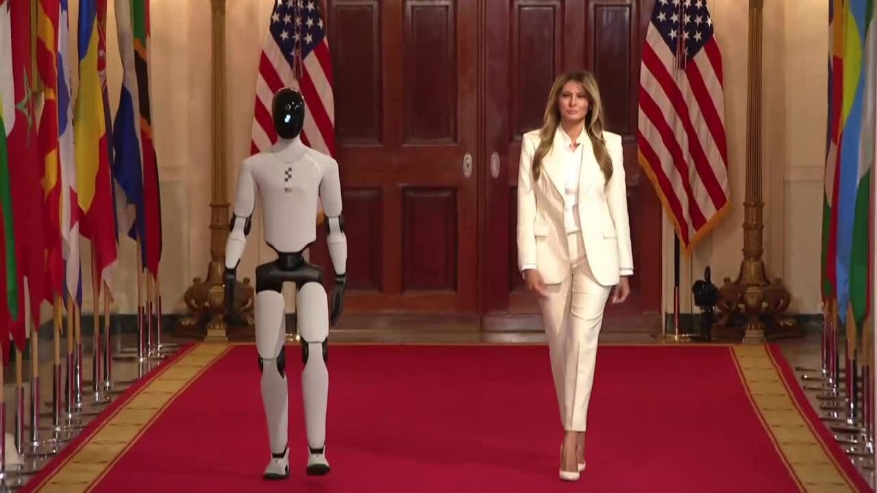 Bà Melania Trump và robot hình người Figure 03 tại Nhà Trắng