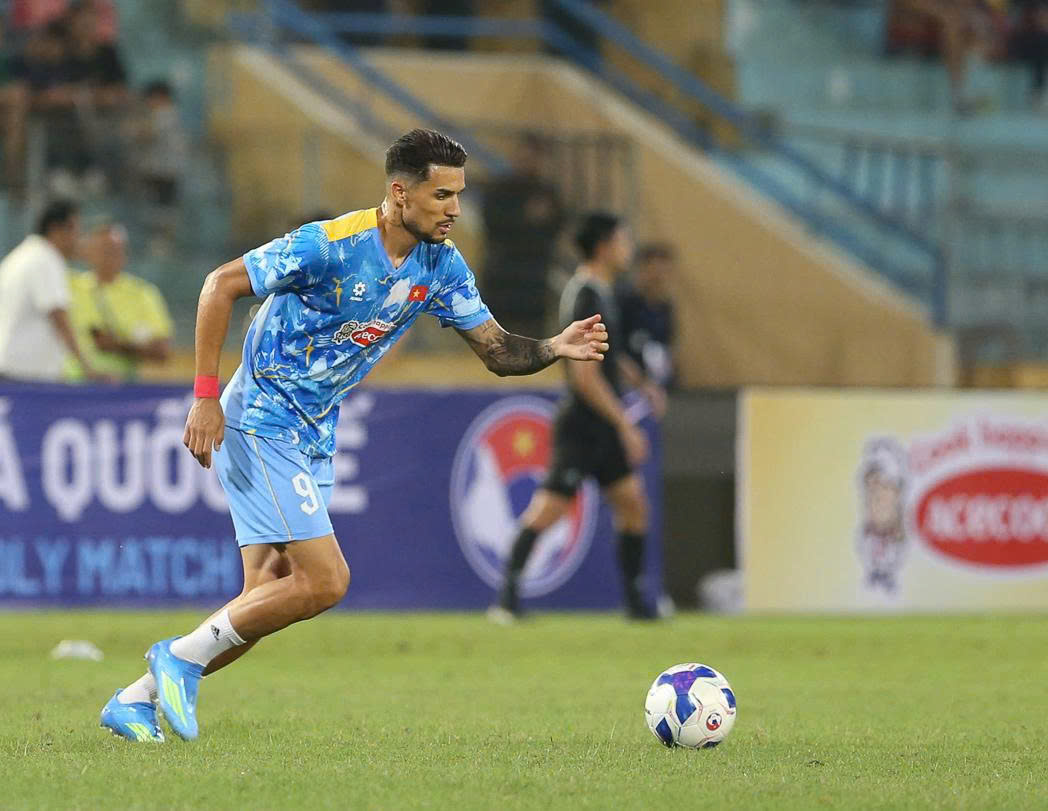 Tuyển Malaysia mang 13 cầu thủ gốc nước ngoài sang Việt Nam 3 Tuyển Malaysia mang 13 cầu thủ gốc nước ngoài sang Việt Nam - Ảnh 3.