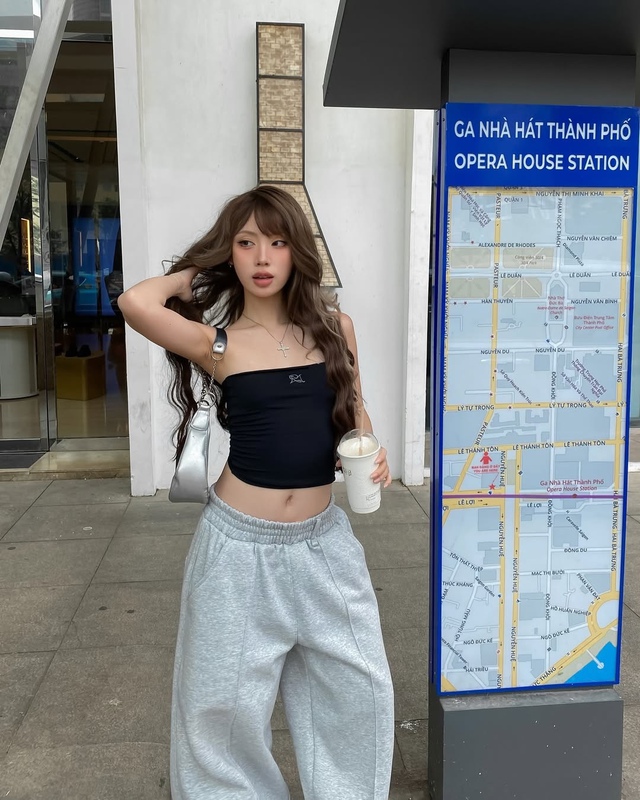 Diện áo quây quyến rũ mà vẫn tinh tế- Ảnh 5. Diện áo quây quyến rũ mà vẫn tinh tế- Ảnh 5.