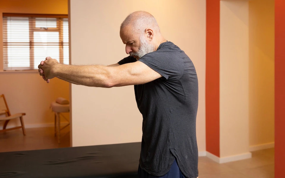 Ngạc nhiên với cách giãn cơ 10 phút mỗi ngày lại giúp sống lâu hơn 2 Giãn cơ - Ảnh 2.