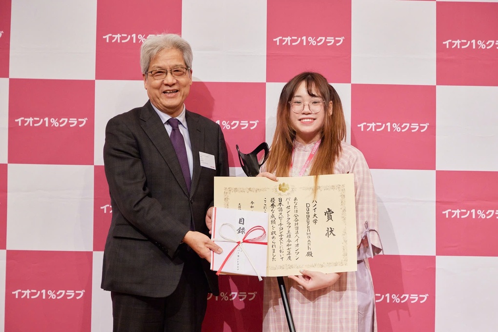 Bị ung thư xương phải cắt cụt chi năm 15 tuổi, nữ sinh vì mẹ mà tái sinh - 3