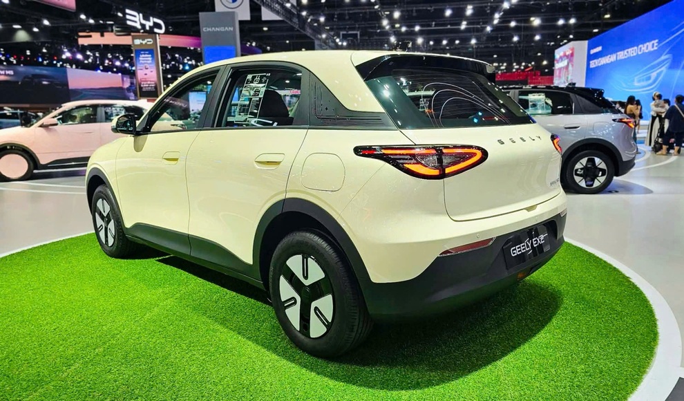 Xem trước xe điện Geely EX2 chuẩn bị ra mắt tại Việt Nam - 3