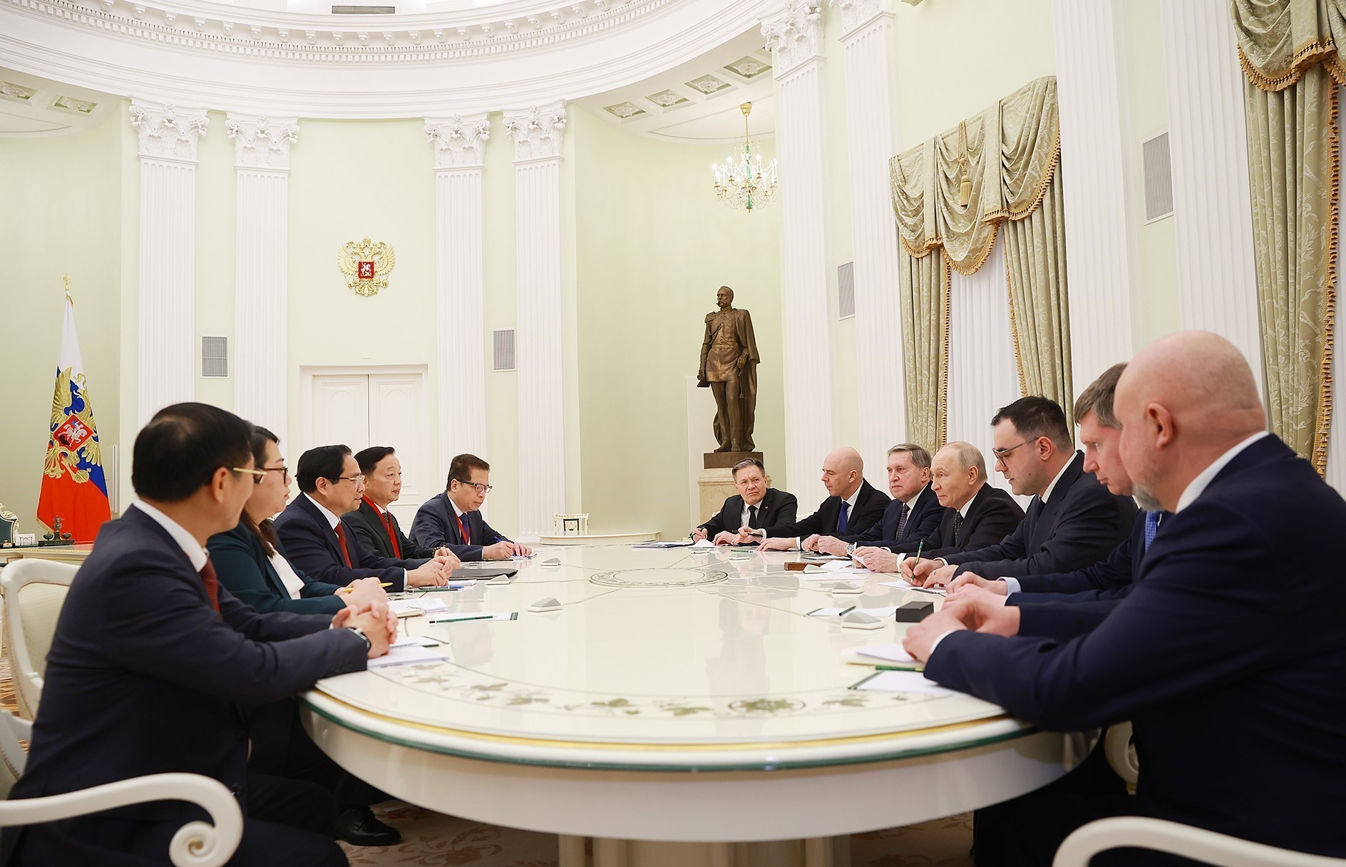 Nga xem xét miễn thị thực cho công dân Việt Nam- Ảnh 2.