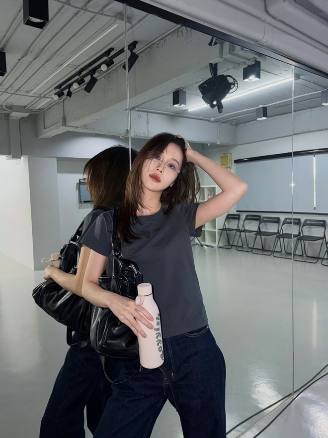 Trang phục dạo phố cá tính không thể thiếu áo baby tee  - Ảnh 9.