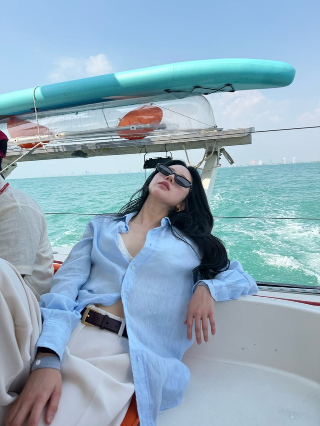 Áo sơ mi mỏng nhẹ cho ngày hè thanh lịch- Ảnh 3.